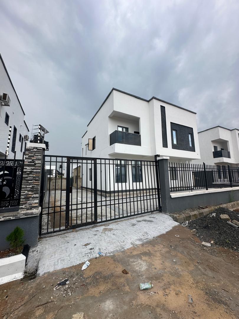 Luxury 4-bedroom duplex at centenary city